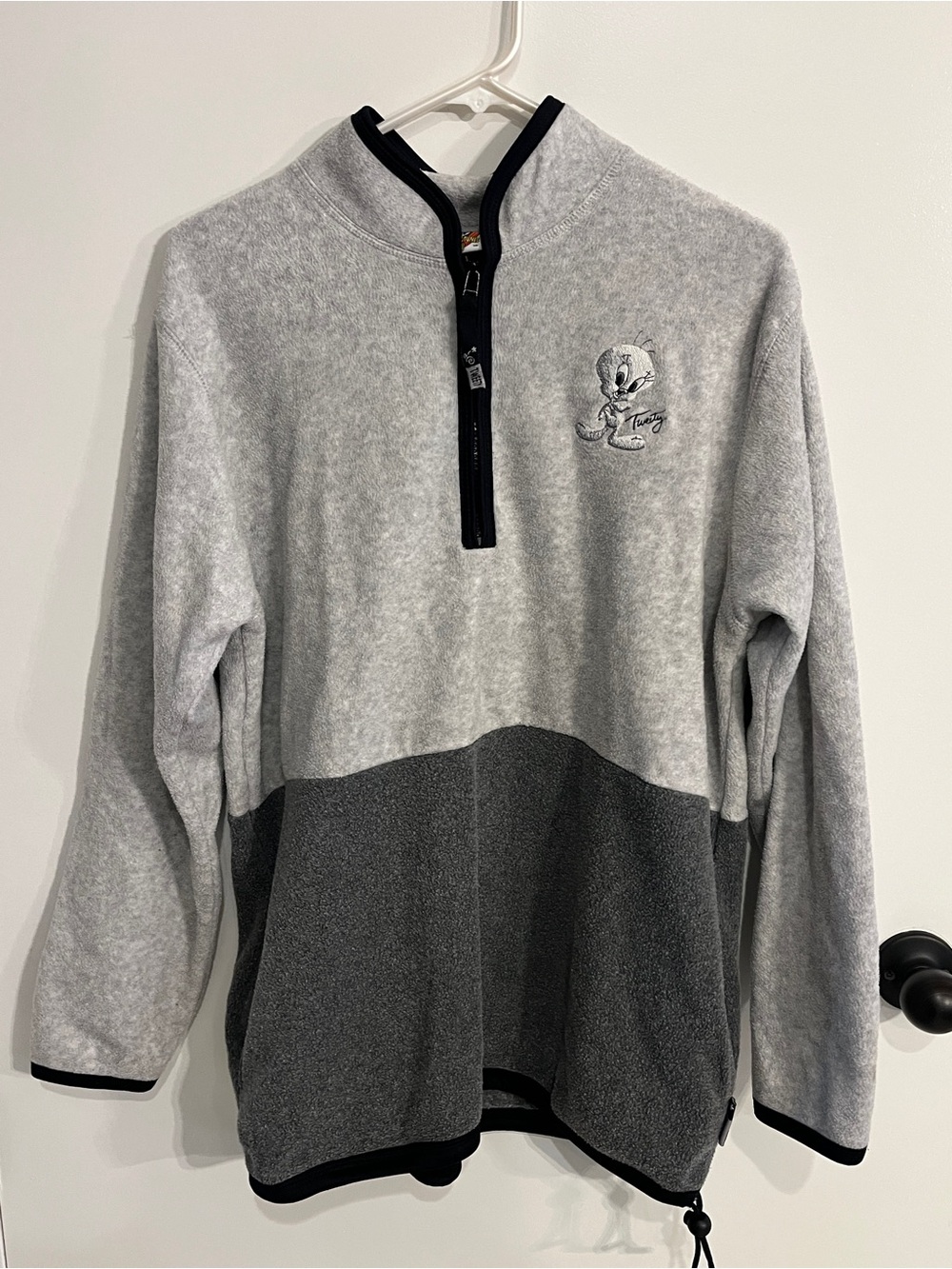 Vintage Looney Tunes men’s size medium Tweety Bird pull over fleece